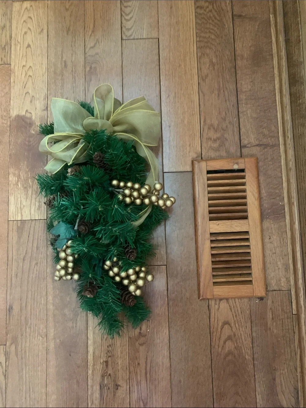 N/A festive green